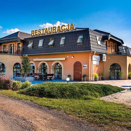 Lawendowy Ogrod Hotell Brzeg Exteriör bild