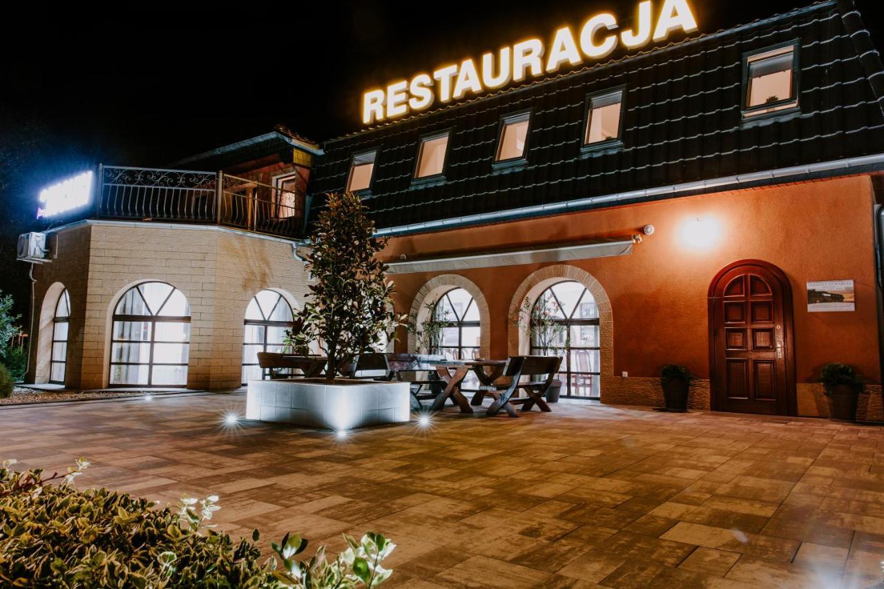 Lawendowy Ogrod Hotell Brzeg Exteriör bild