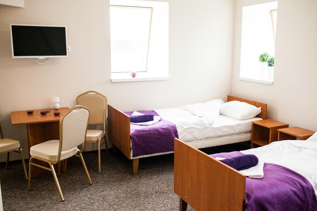 Lawendowy Ogrod Hotell Brzeg Exteriör bild