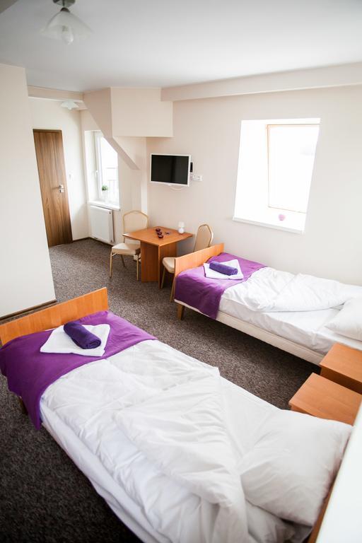 Lawendowy Ogrod Hotell Brzeg Exteriör bild