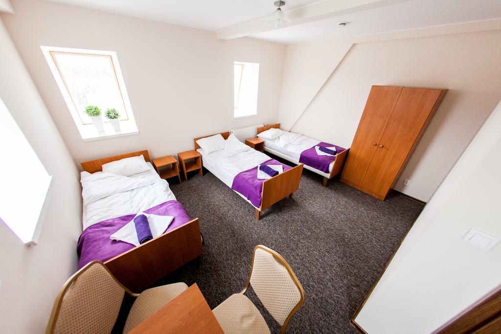 Lawendowy Ogrod Hotell Brzeg Exteriör bild